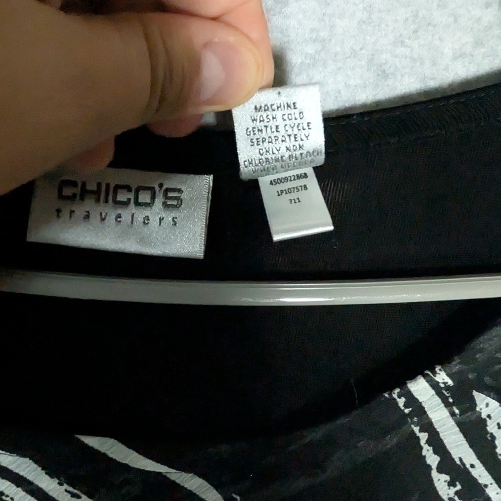 Chicos Travelers Top Size 3 Black Abstract 3/4 Sleeve Scoop Neck XL Tiered - Picture 6 of 11